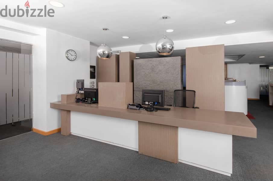 مساحة مكتبية خاصة مصممة وفقًا لاحتياجات عملك الفريدة فيKamarayet Roush 4