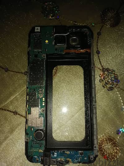 حالة ممتازه 2 Board samsung E7