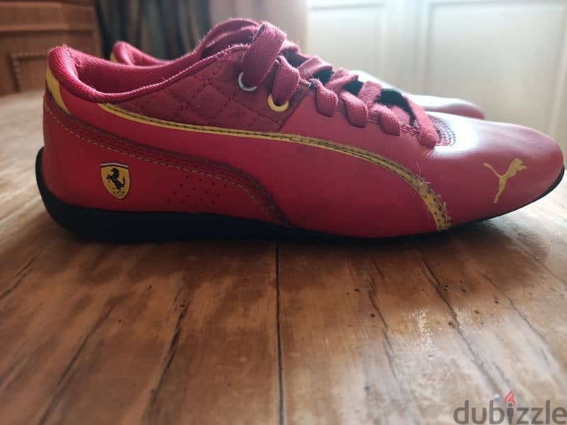 كوتشى PUMA اورچينال ستايل FERRARI بحالة الجديد للبيع 2