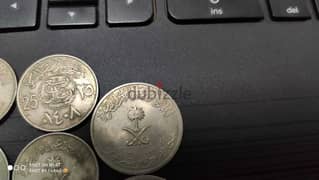 مجموعه من العملات يقارب عمرها 40 عام اصدار الملك فهد