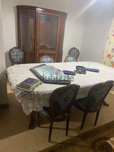 سفرة كاملة خشب زان مطعم بالنحاس و ب ١٠ كراسي