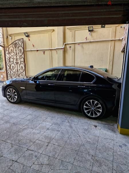 BMW 528i luxury الوحيده 2017بمصر 4