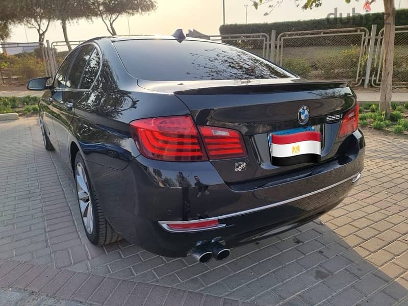 BMW 528i luxury الوحيده 2017بمصر 6