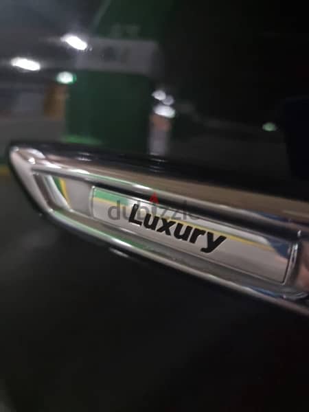 BMW 528i luxury الوحيده 2017بمصر 9