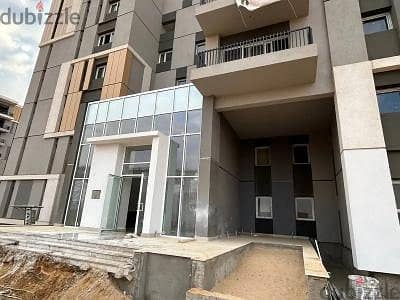 town house 195 m prime location , hap town haasn allam the valleys 1