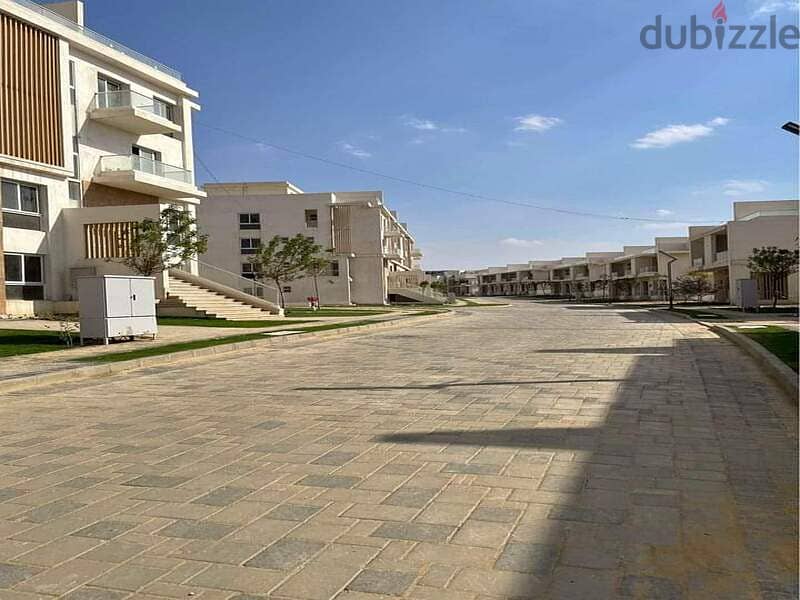 Apartment facing Club House For Sale in Mountain view I City - New Cairo 4