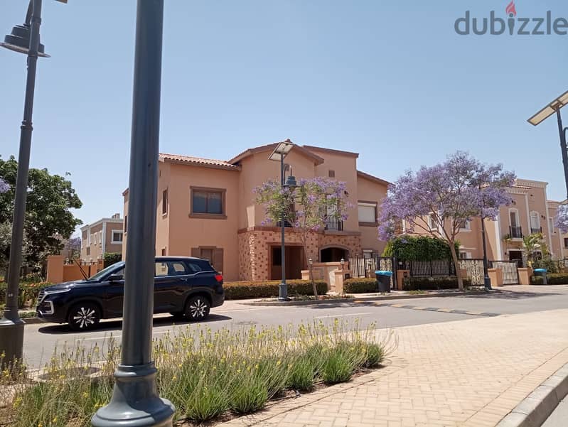 For sale Twinhouse fully finished with view landscape in Mivida - Emaar 4