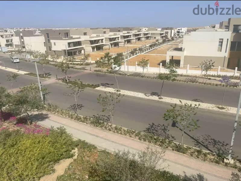 Town house corner with installments for sale at palm hills new cairo 3