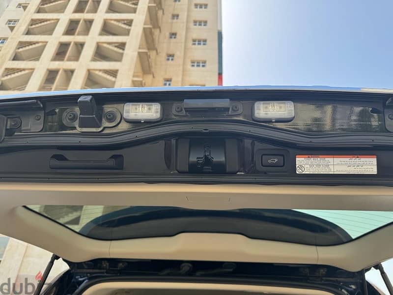Toyota Land Cruiser 2021 black 8 cylinder Kuwait لاندكروزر اسود 8سلندر 6