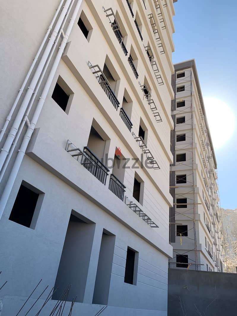 Down payment 500,000  93m apartment in a compound in front of Wadi Degla Club in Zahraa El Maadi, installments 8