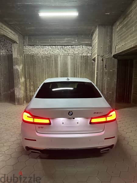 Bmw520i 2023 Luxury-ZERO-Pearl White/Camel وكيل ابيض فرش جملي 3