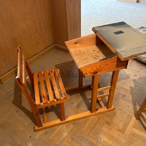 kids writing table and chair 1