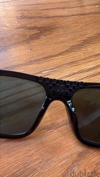 Louis Vuitton sunglasses black and white authentic  unisex 2