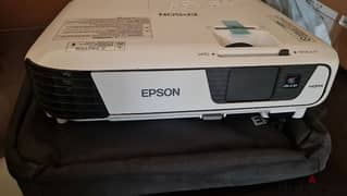 Epson EB-S31 projector بروجيكتور
