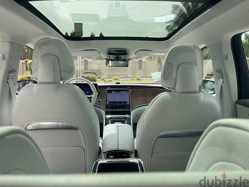 EQE SUV 350 4matic Luxury delux top line Edition (2 tone interior) 8