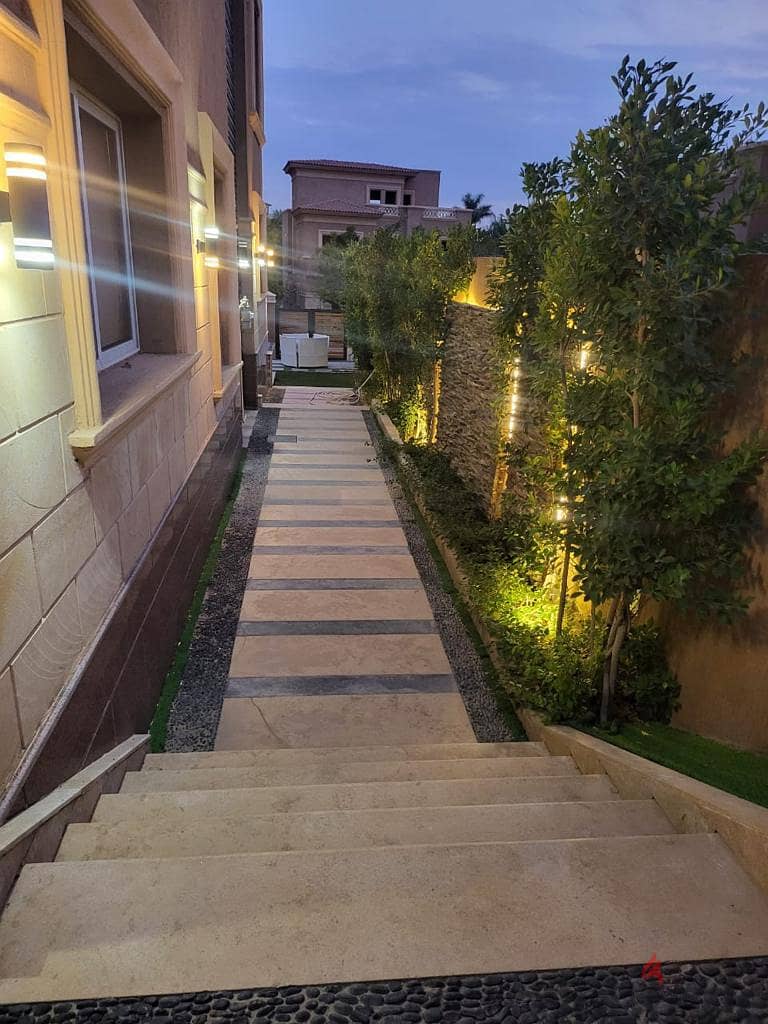 prime location twin villa in La Nuova Vista New Cairo 1