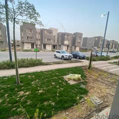 Ground apartment with garden for sale at Etapa compound , Sheikh zayed 0