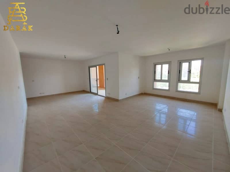 Apartment for sale in Madinaty, 200 square meters with an unobstructed open view in B8, near services. 1