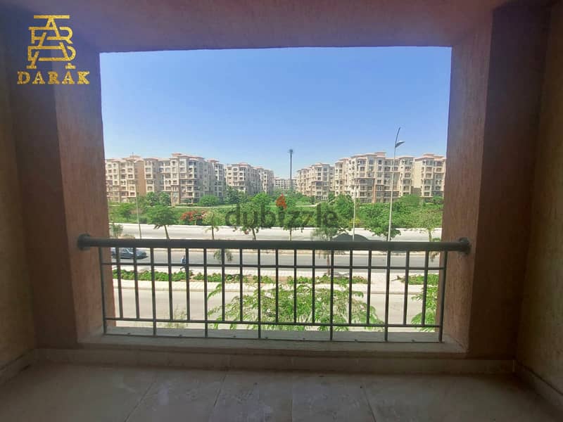Apartment for sale in Madinaty, 200 square meters with an unobstructed open view in B8, near services. 3
