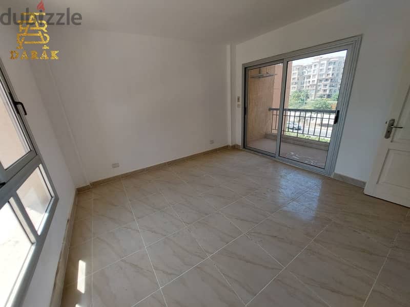 Apartment for sale in Madinaty, 200 square meters with an unobstructed open view in B8, near services. 5