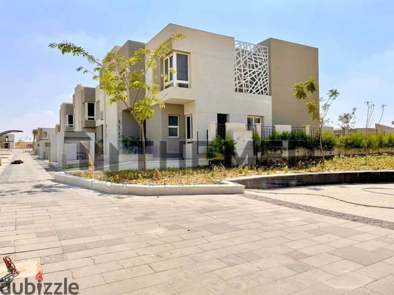 Townhouse Middle for sale, receipt 2026, in Badya Palm Hills, 6 October 4