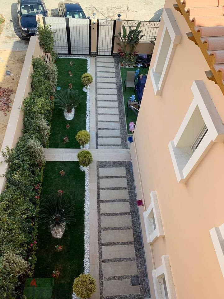 Villa for sale with private garden and roof, in installments, in a very special location on the landscape in Mistakable City, Compound (Sarai), Emad, 6