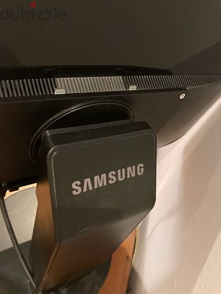 Dell 24” inch HD Monitor with Samsung Stand 7