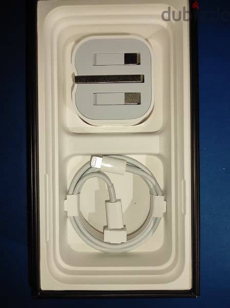 Apple iPhone charger 18w 0