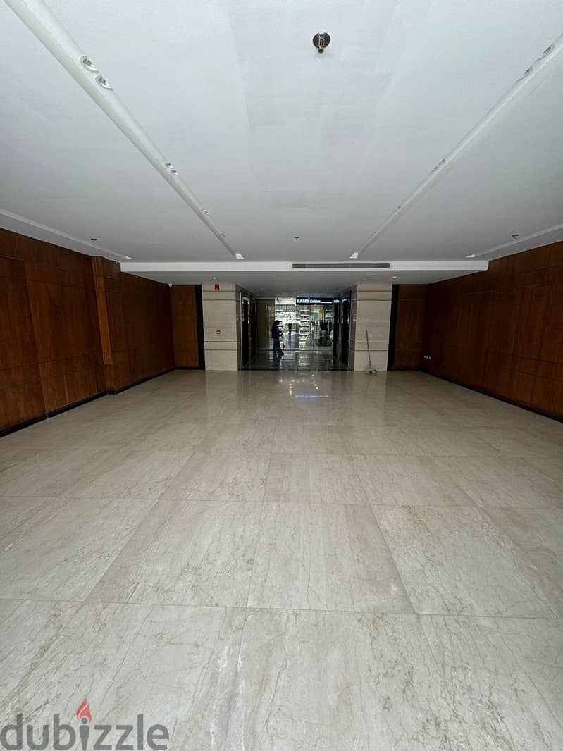 وحدة مساحة 71 متر تصلح مكتب او عيادة متشطبة بالتكييفات بموقع مميز امام المدرسة الامريكية بالشيخ زايد 5
