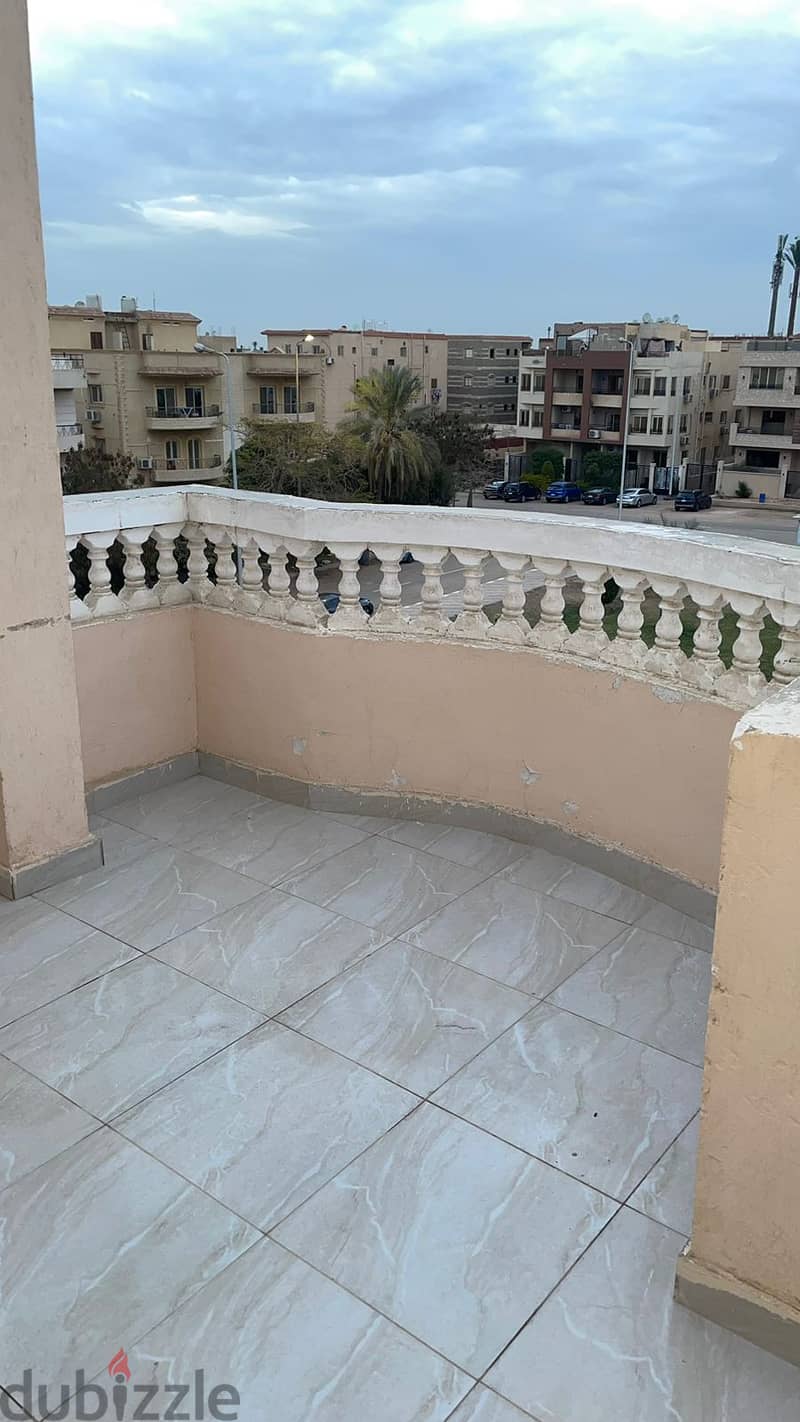 200 sqm roof for sale in Banafseg Villas 3