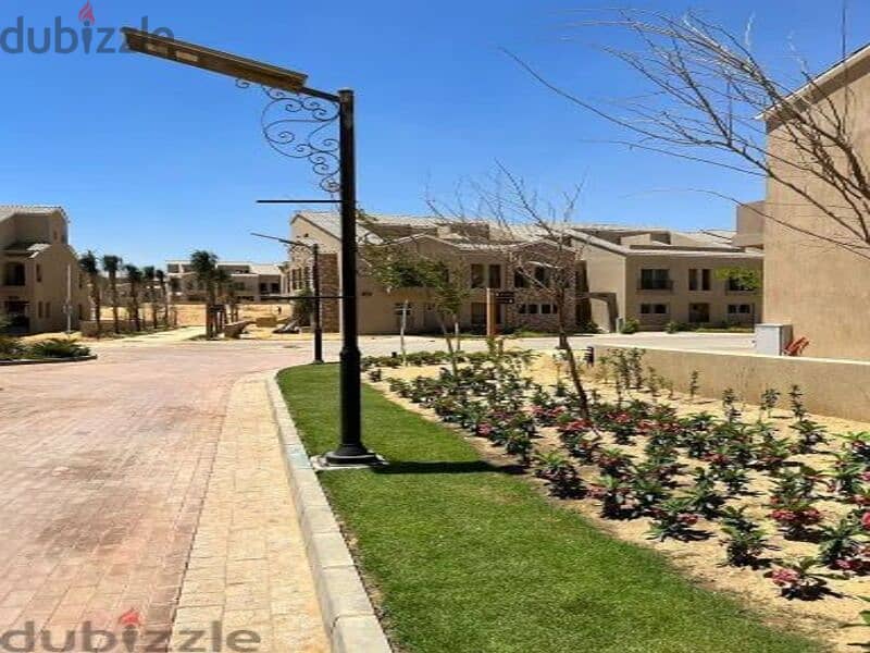 town house 269 m open view , in green square mostakbal city 5
