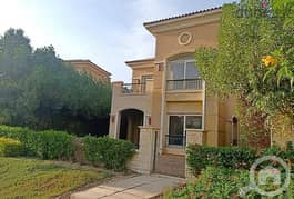 A villa in the heart of the Fifth Settlement in a very elegant compound Next to cfc mall and auc With a fabulous view and special location stone park