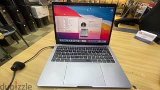 Macbook Pro 13"  2017    Non Touch Bar 0