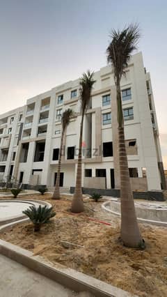 For housing and investment. . 1-room apartment for sale in Sheraton Heliopolis in Aljar Sheraton Compound