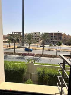 Apartment for sale 147 m prime location Super Lux finishing Kitchen and Air Conditioners deliverd in Compound Al Marasem (Fifth Square)