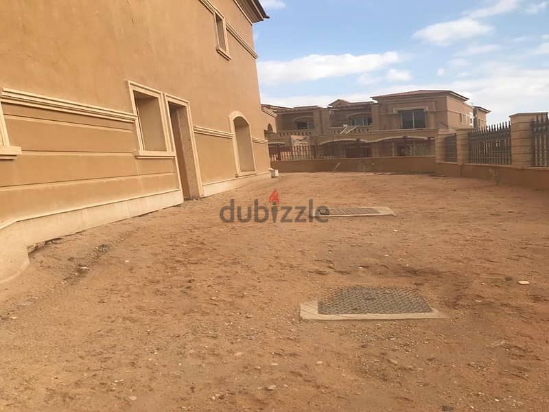 villa stand alone for sale 240m view landscape in royal meadows compound elsheikh zayed 12
