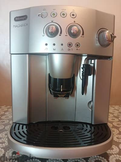 De'Longhi Magnifica ماكينه قهوة اسبريسو ديلونجي ماجنفيكا