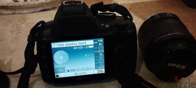 كاميرا نيكون  d3000 استخدام بسيط جدا