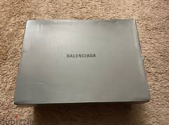 20% sale shoe Balenciaga original all size is available.