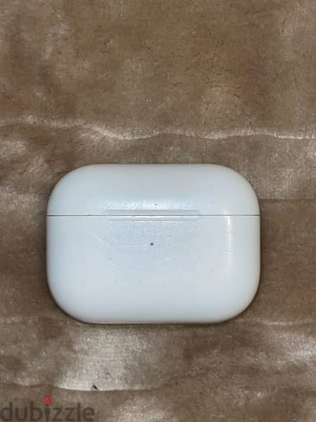 Apple Airpods Pro 1 with Magsafe Case (case and right side only) 5