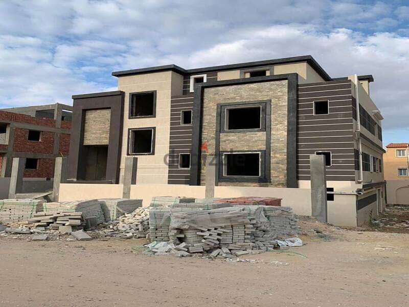 Compound First heights  Townhouse corner Fully finished  Land : 250sqm 5