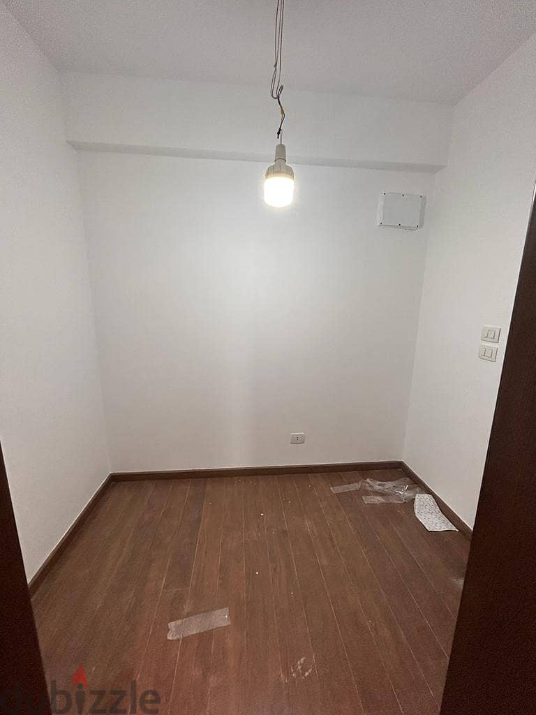 triplex for rent in eastown kitchen acs roof ultra super lux 4