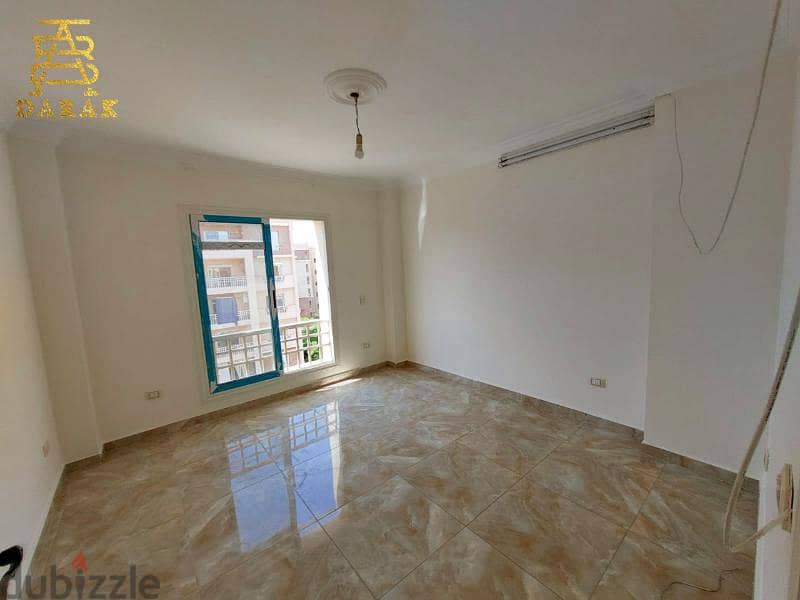 Seize the opportunity in Madinaty! A 96 sqm apartment in B7, fully finished with kitchen and appliances. 2