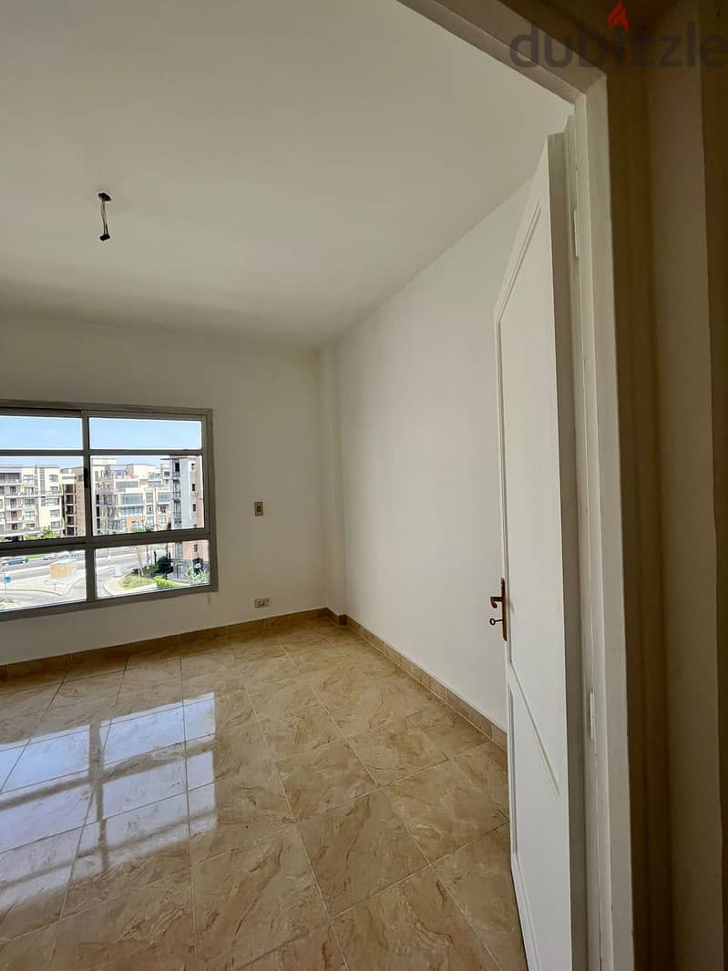 Apartment 200meters for sale in madinaty at phase B14 ready to move 9