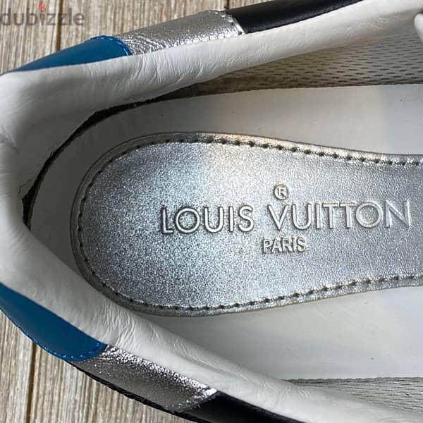 Louis Vuitton ‏Versace HUGO BOSS Tod's ‏Prada Tod's Gucci Philipp ‏AX 4