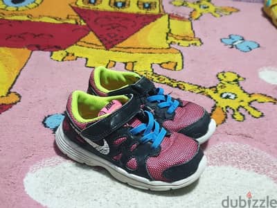 شوز Nike اصليه مقاس ٢٦ بحاله جيده جدا