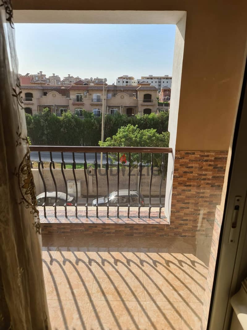 Fully-furnished apartment 200m. ultra super lux in prime location -Katameya Plaza , New Cairo 18