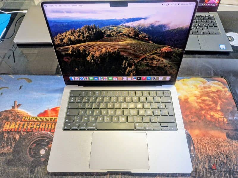 Apple macbook pro M1 2021  14inch 4