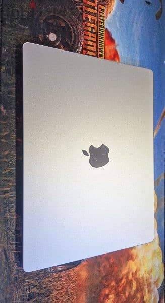 Apple macbook pro M1 2021  14inch 1