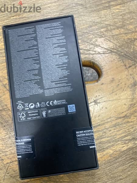 Galaxy Z Flip 4 256G Black جديد متبرشم 1